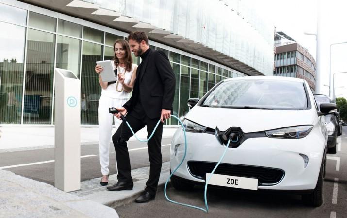 Renault ZOE recargando electricidad