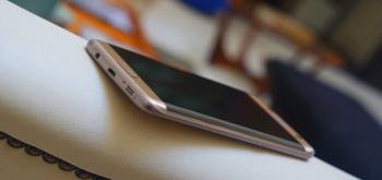 Samsung apunta al fin de las pantallas planas en sus móviles