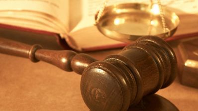 mazo de juez justicia demanda