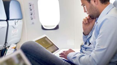 navegar rápido wifi avión