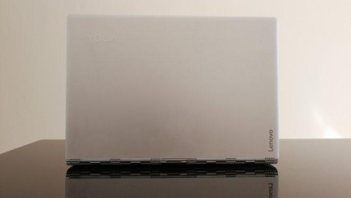 Lenovo Yoga 910 trasera