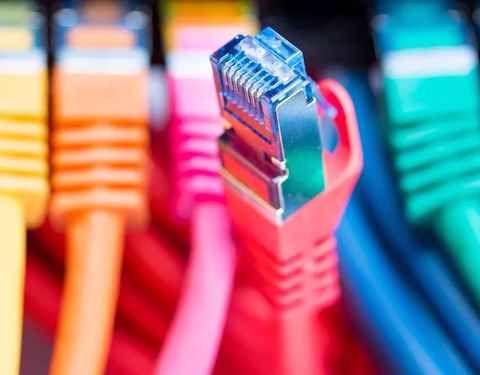 Ethernet de red: Categorías, protecciones, y cuál elegir