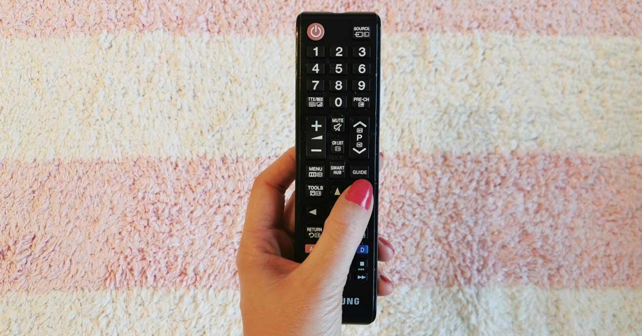 Cómo controlar Smart TV desde el móvil - Mando a