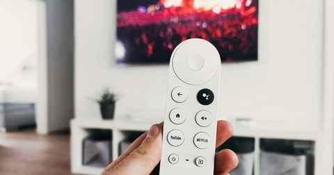 SYCOM - Que es un Chromecast? Es la forma más fácil de disfrutar vídeos,  música, películas online en tu televisor desde tus dispositivos!!!  Encuéntralo en nuestras tiendas SYCOM!!!  # chromecast #dispositivos #movil #