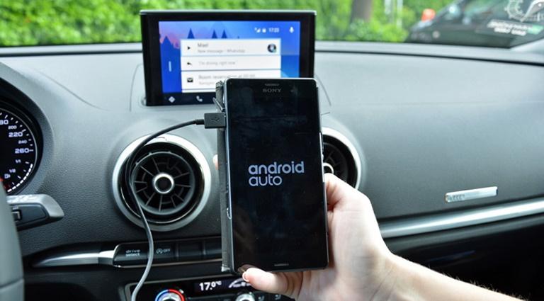Android Auto conducción apps coche eléctrico