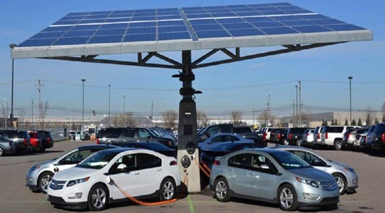 Fotolineras coche eléctrico placas solares