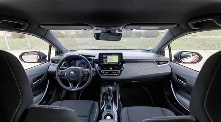 Interior Toyota Corolla híbrido 2019