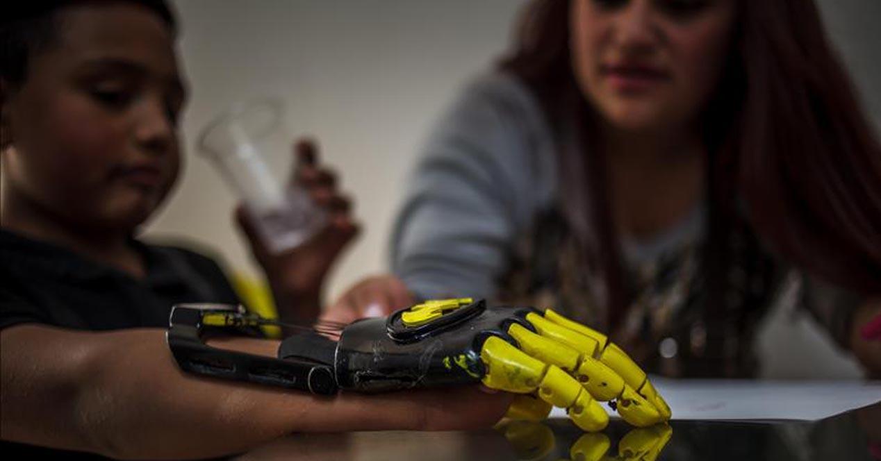 Une entreprise française crée des prothèses en silicone avec des imprimantes 3D
