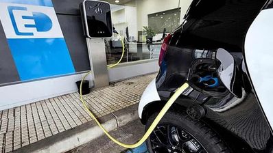 Técnica coche eléctrico desarrollo infraestructuras carga