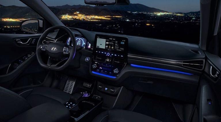Interior Hyundai Ioniq eléctrico 2019