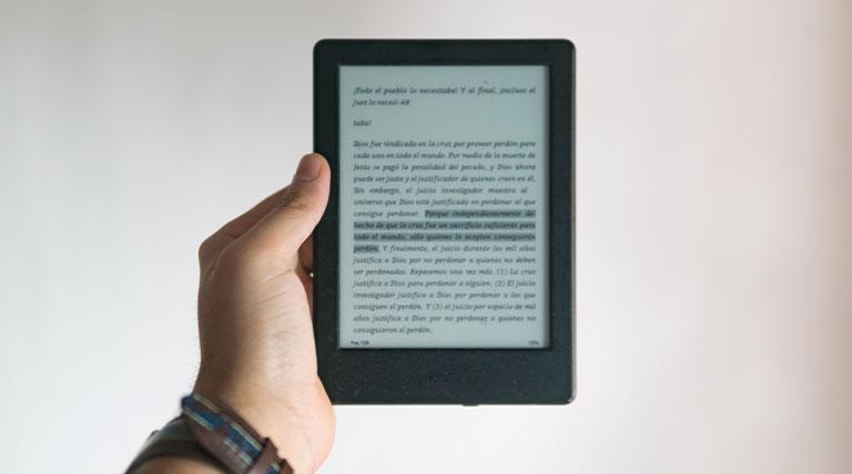 Un eBook con pantalla táctil