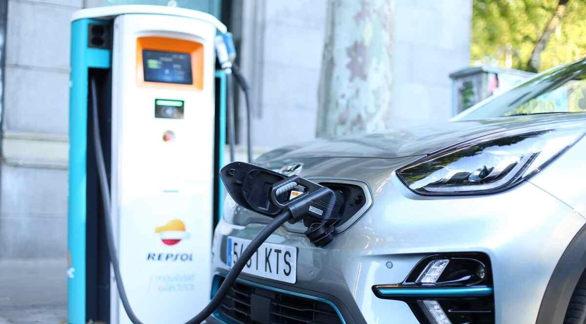 Compensa coche eléctrico subida gasolina