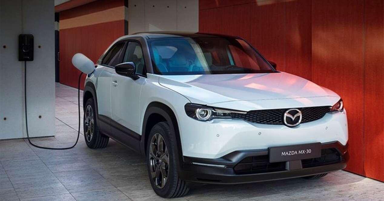 Mazda modelos eléctricos gama