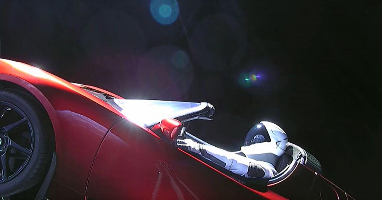 Qué fue Tesla Roadster lanzado espacio Elon Musk