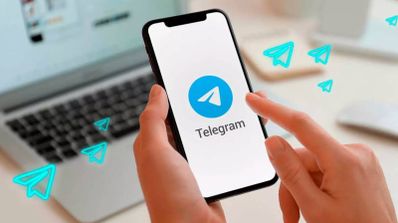 Panel de Dispositivos de Telegram en un móvil Android, mostrando la sesión actual y otras sesiones activas con detalles de ubicación y última conexión
