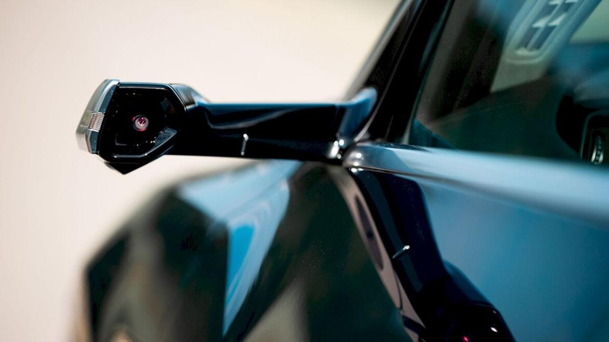 Cómo ajustar espejos retrovisores del coche según la DGT