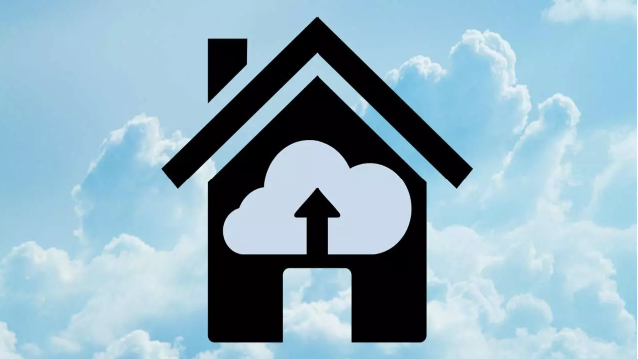 imagen de una casa con una nube dentro