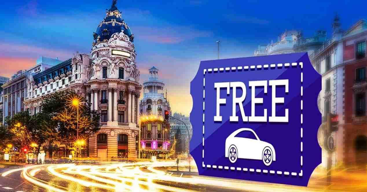 Aparcar coche gratis ciudades agosto
