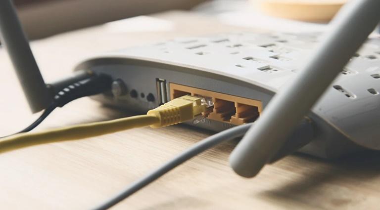 Connessione router Internet via cavo