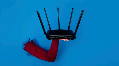 sujetando un router