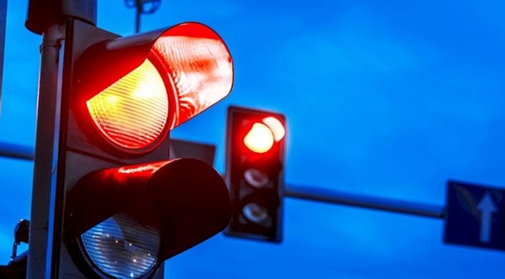 Recurrir multa semáforo rojo