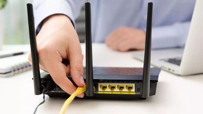 Conectando el cable de un router
