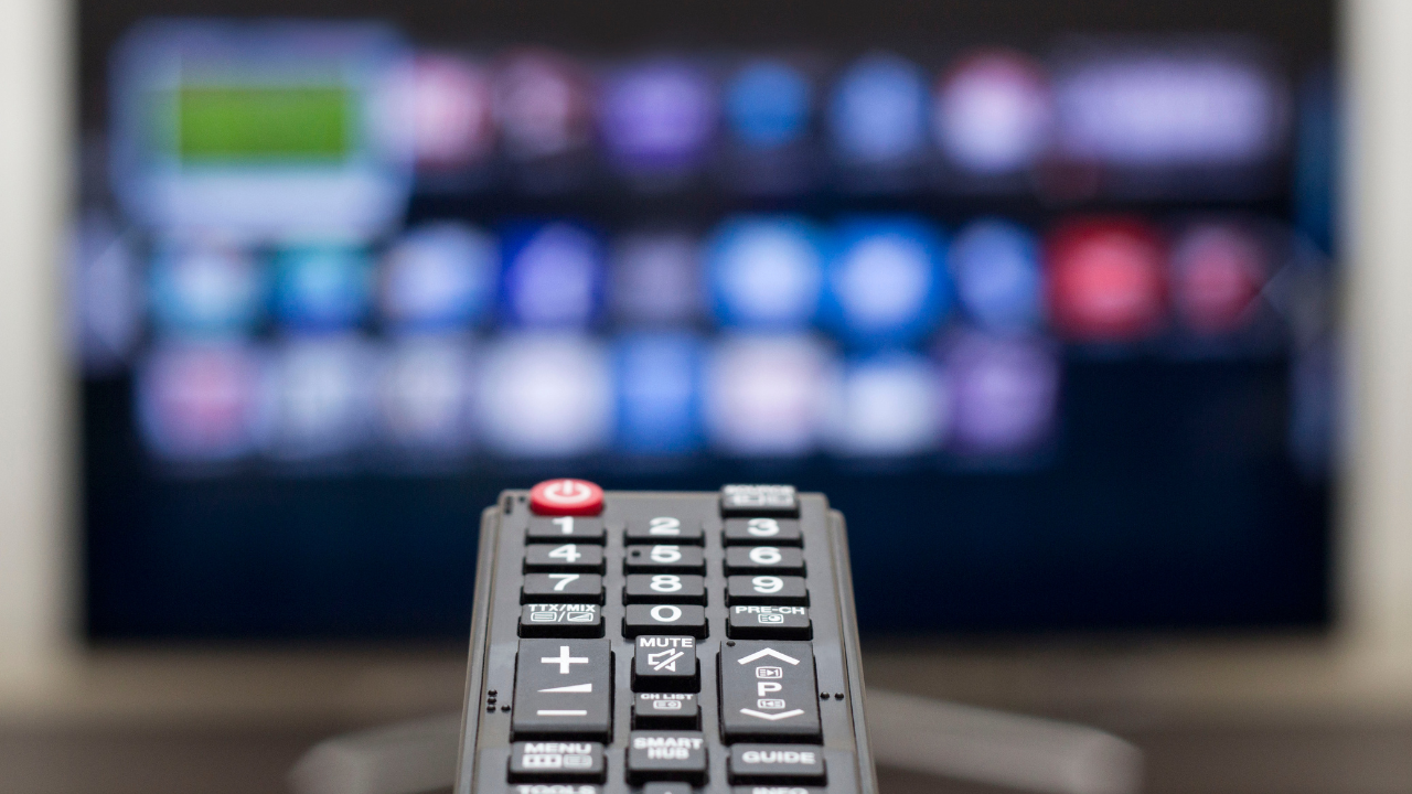 Warum wird die Lautstärke am Fernseher nur verringert?
