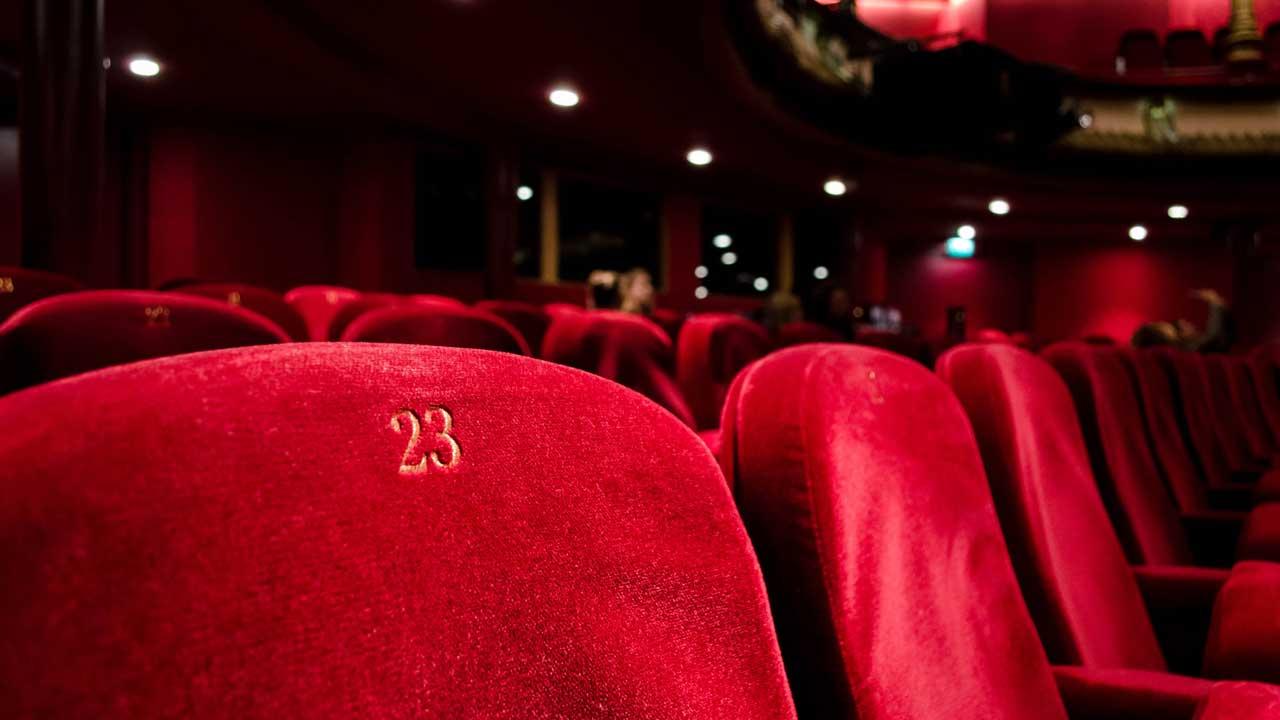 Ventajas de tener una sala de cine en casa: ¡Todo un lujo!