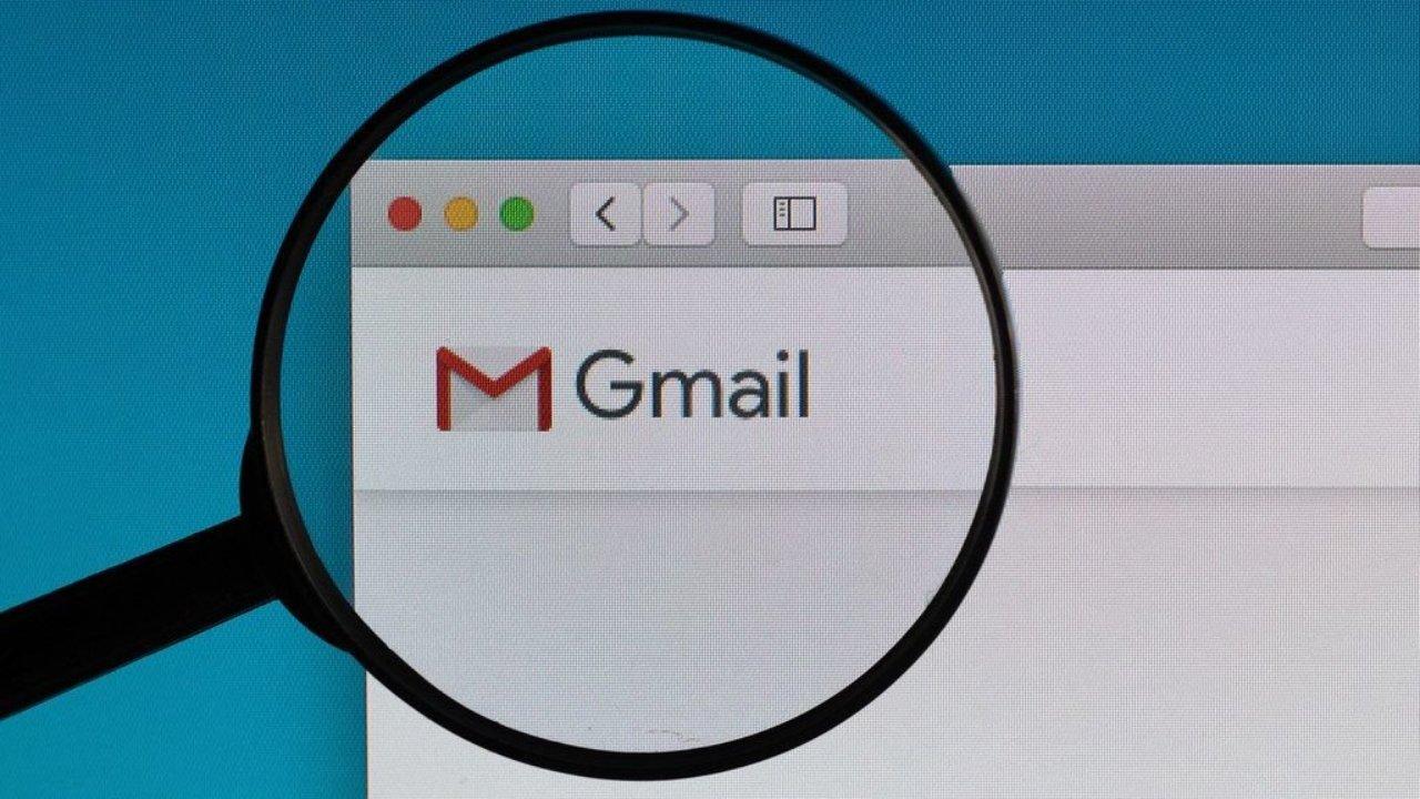 Gmail con una lupa