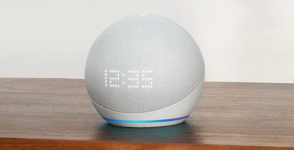 Echo Dot con reloj activado