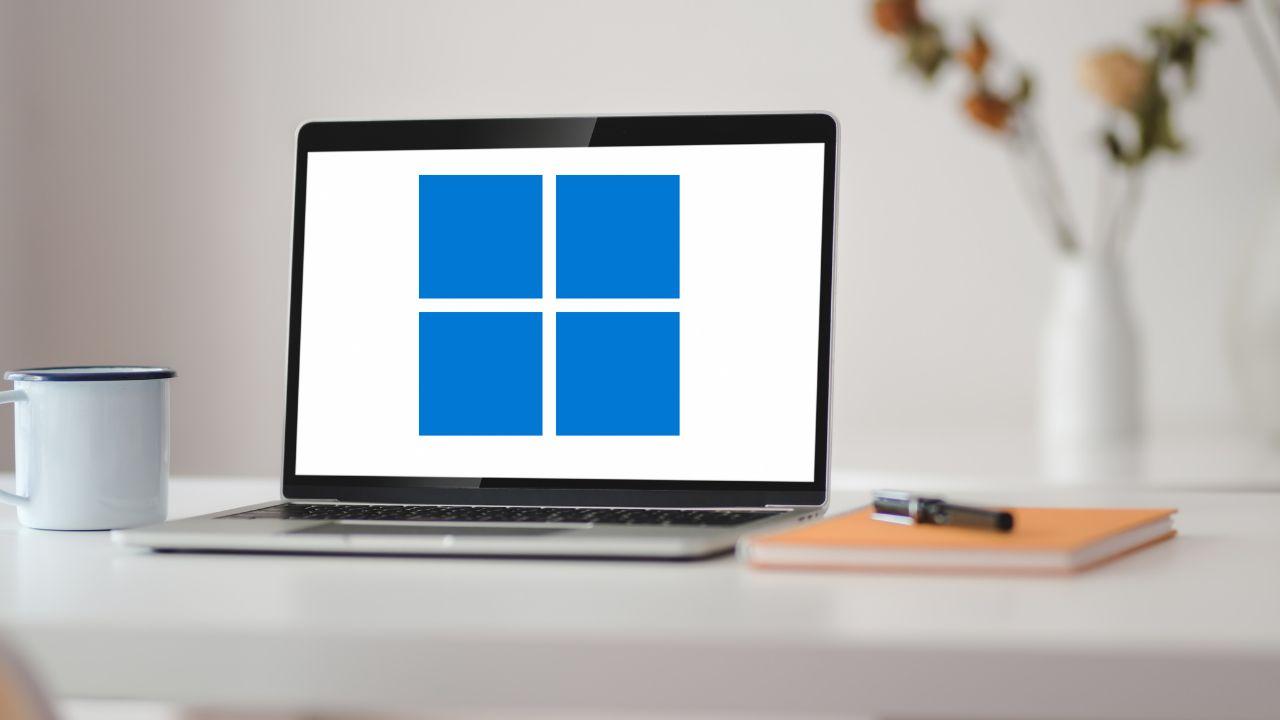 Logo de Windows 11 en un ordenador portátil