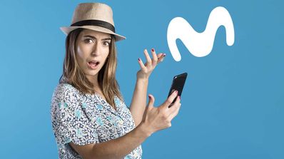 mujer con teléfono