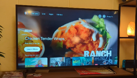 Google TV wrap de pollo anuncio