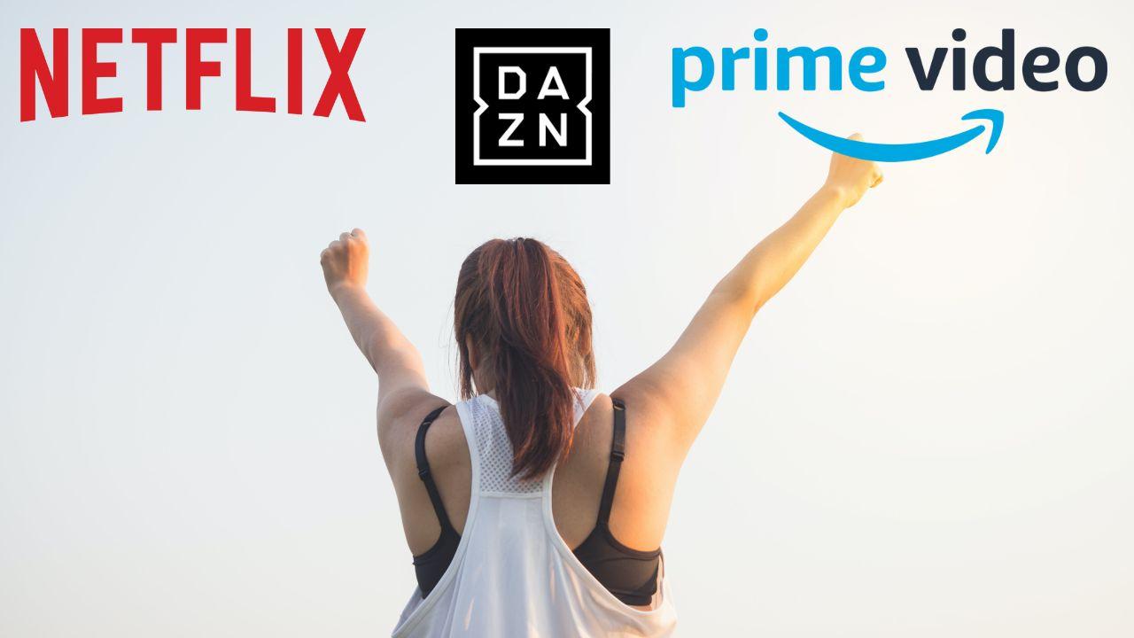 Una chica levanta los brazos con los logos de streaming arriba