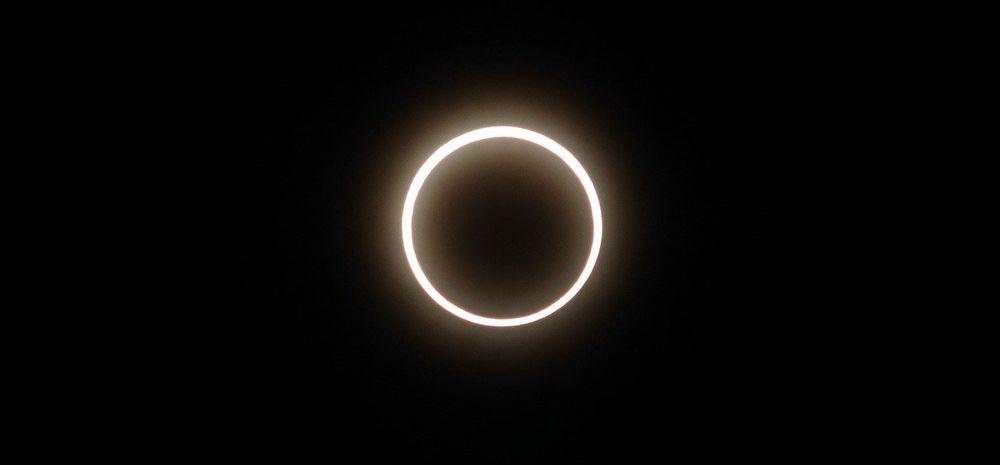 Foto de un eclipse solar de tipo anular