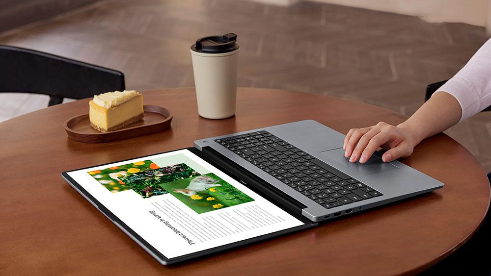 HUAWEI MateBook D 16 2024 abierto al 100% como si fuera un tablet