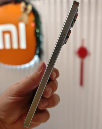 Foto del perfil del móvil Zona de los conectores del móvil Xiaomi Redmi Note 13 5G