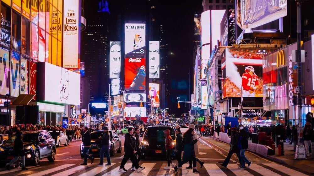 Foto de Times Square en Nueva York de noche