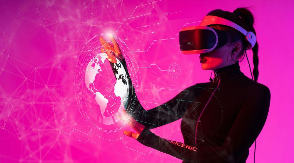 Tecnología de realidad virtual con uso combinado de hologramas