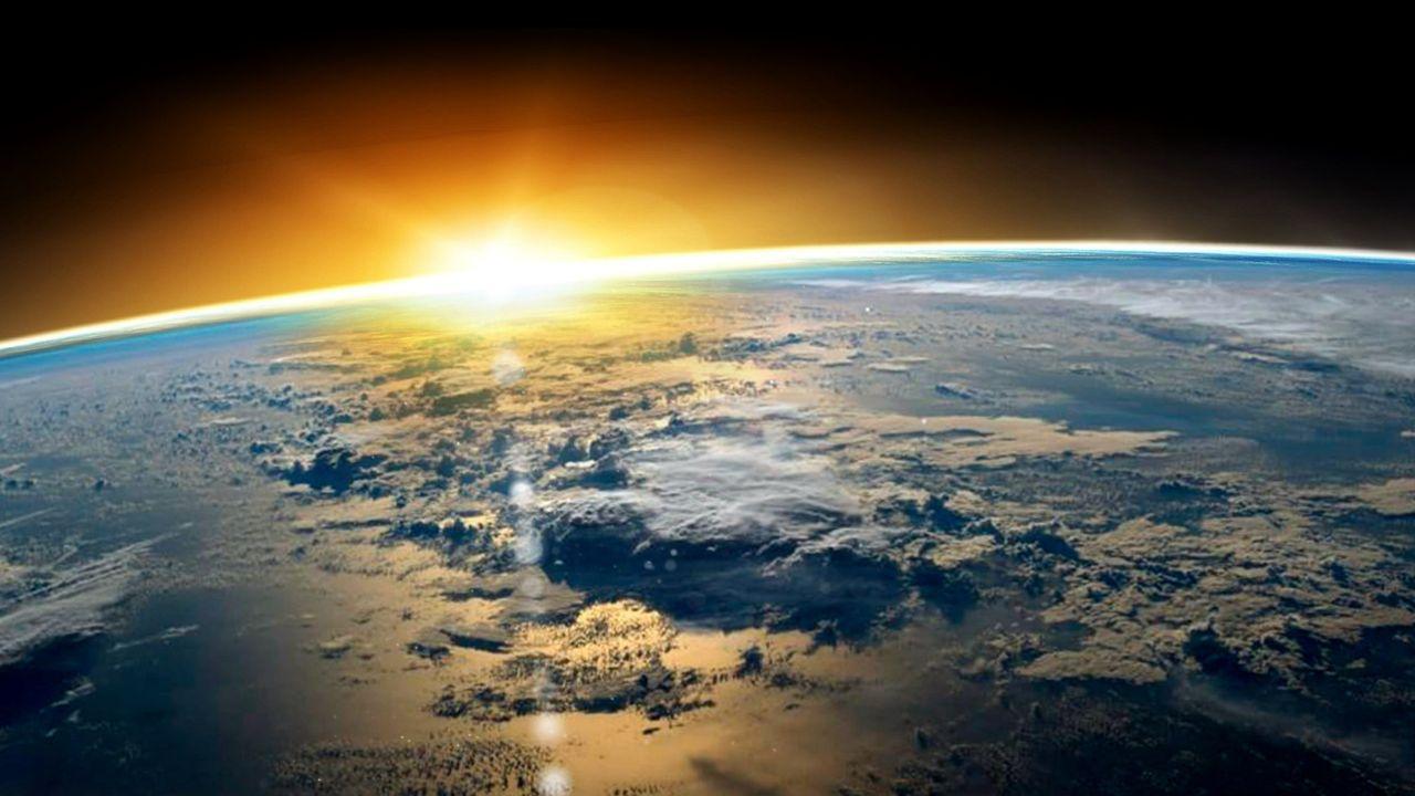 Un foco de luz impacta sobre la Tierra