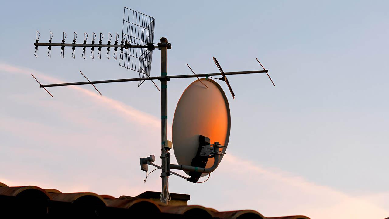 antena TV por satélite