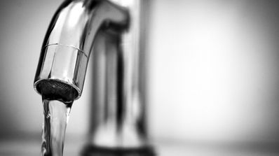grifo con agua