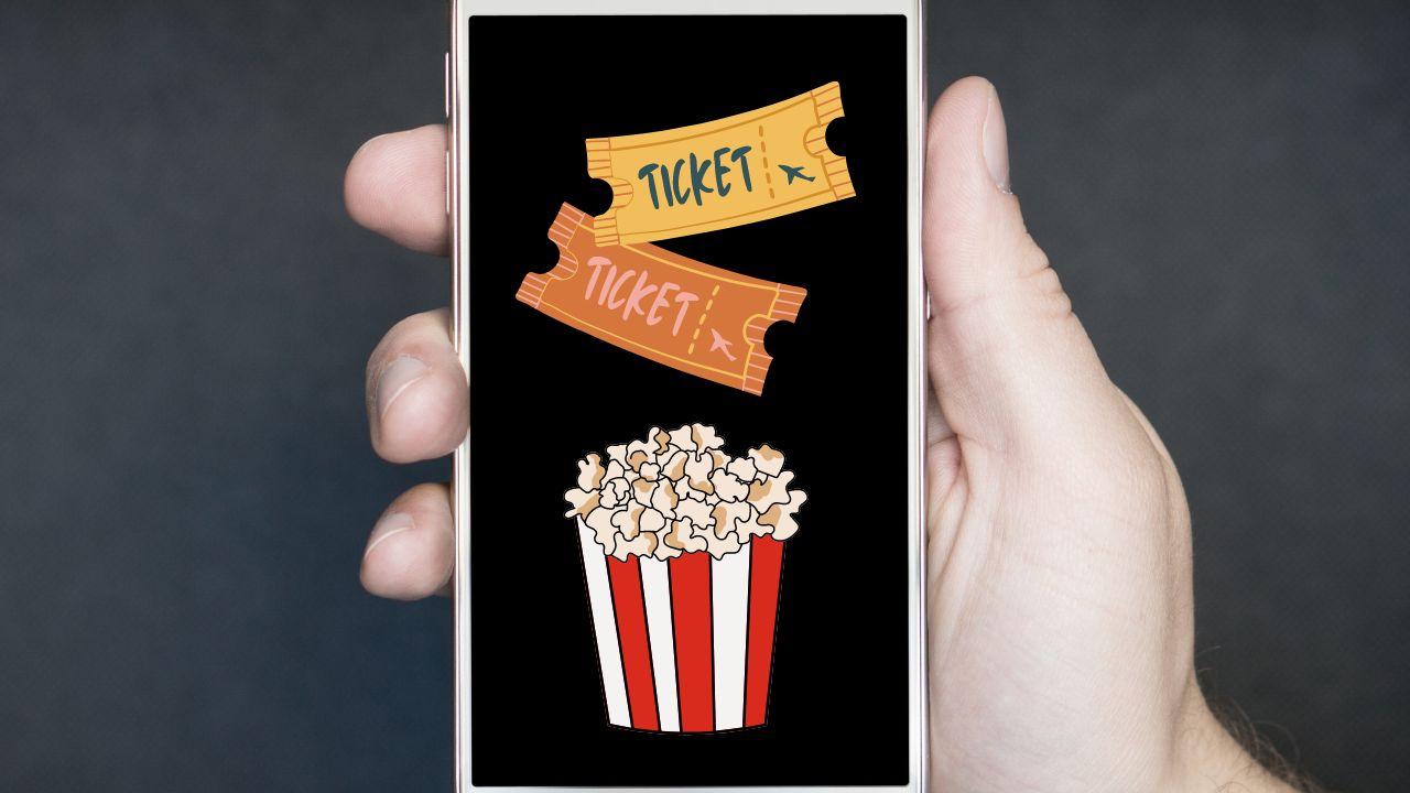 La pantalla de un móvil Android con imágenes de entradas de cine y palomitas