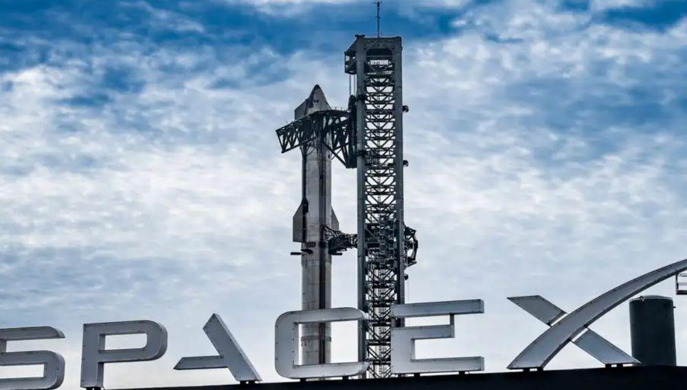 Una nave de SpaceX preparada para su lanzamiento