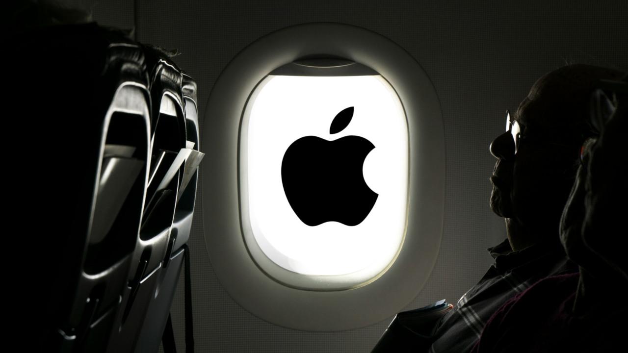 logo de apple en un avion