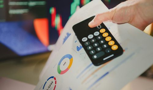 una calculadora con unos gráficos