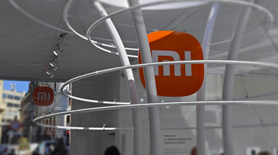 tienda pop-up xiaomi logo dentro