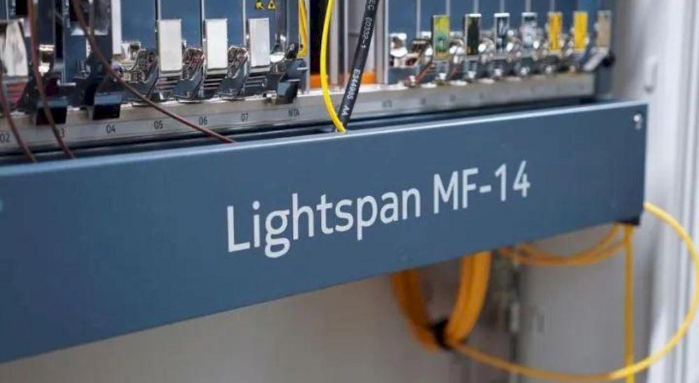 Sistema Lightspan MF-14 de Nokia para uso con fibra