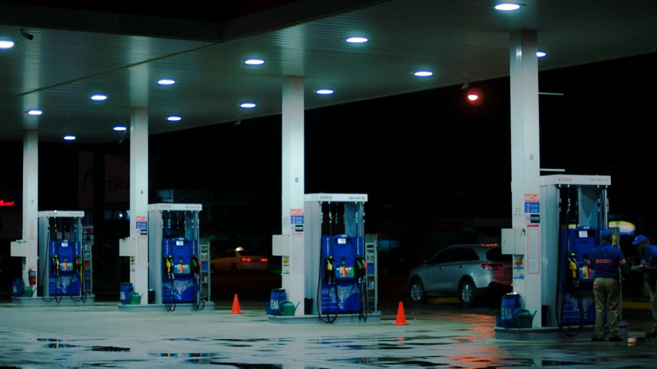 imagen de una gasolinera
