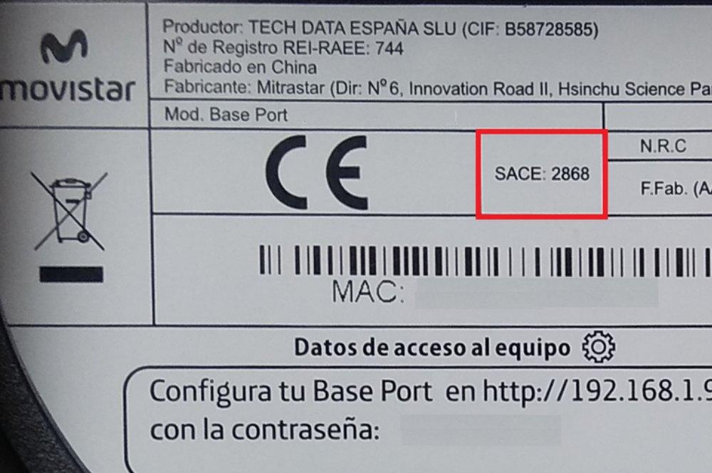 Etiqueta de un router con el código SACE señalado.